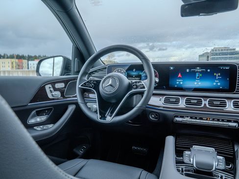 Certified 2026 Mercedes-Benz GLE 450 4MATIC image 17
