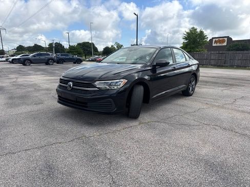 Used 2024 Volkswagen Jetta SE FWD image 7