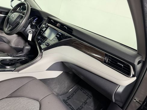 Used 2019 Toyota Camry LE FWD image 43