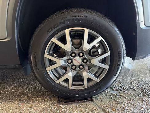 Certified 2023 GMC Acadia SLT w/ Preferred Package FWD image 10
