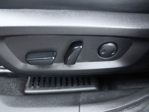 Used 2022 Mitsubishi Outlander SEL image 28