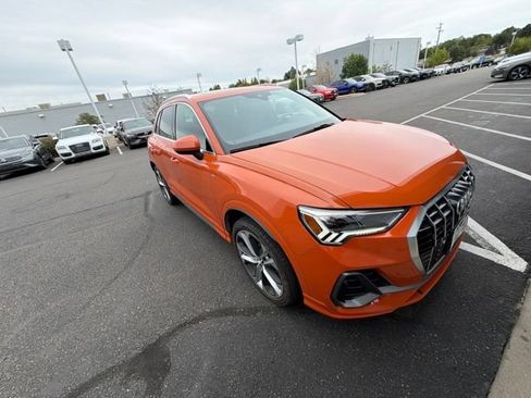 Used 2020 Audi Q3 2.0T Premium Plus w/ Premium Plus Package AWD/4WD image 2