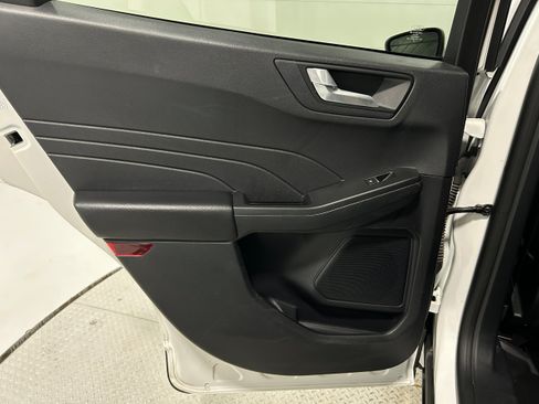 Used 2022 Ford Escape Titanium AWD/4WD image 28
