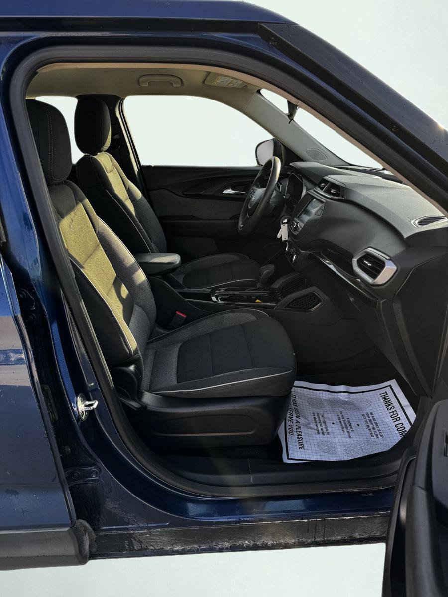 Used 2022 Chevrolet TrailBlazer LS AWD/4WD image 25