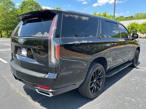 Used 2023 Cadillac Escalade ESV Premium Luxury image 23
