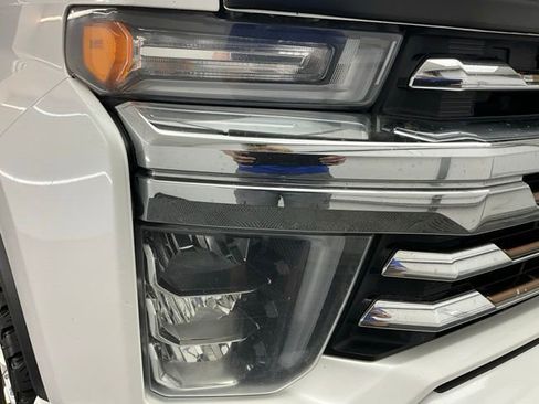 Used 2022 Chevrolet Silverado 2500 High Country w/ Z71 Off-Road Package AWD/4WD image 27