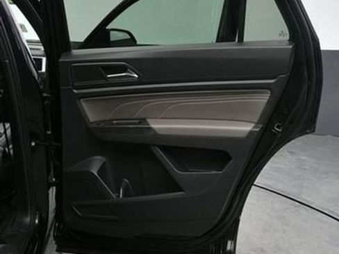 Used 2022 Volkswagen Atlas Cross Sport SE image 10