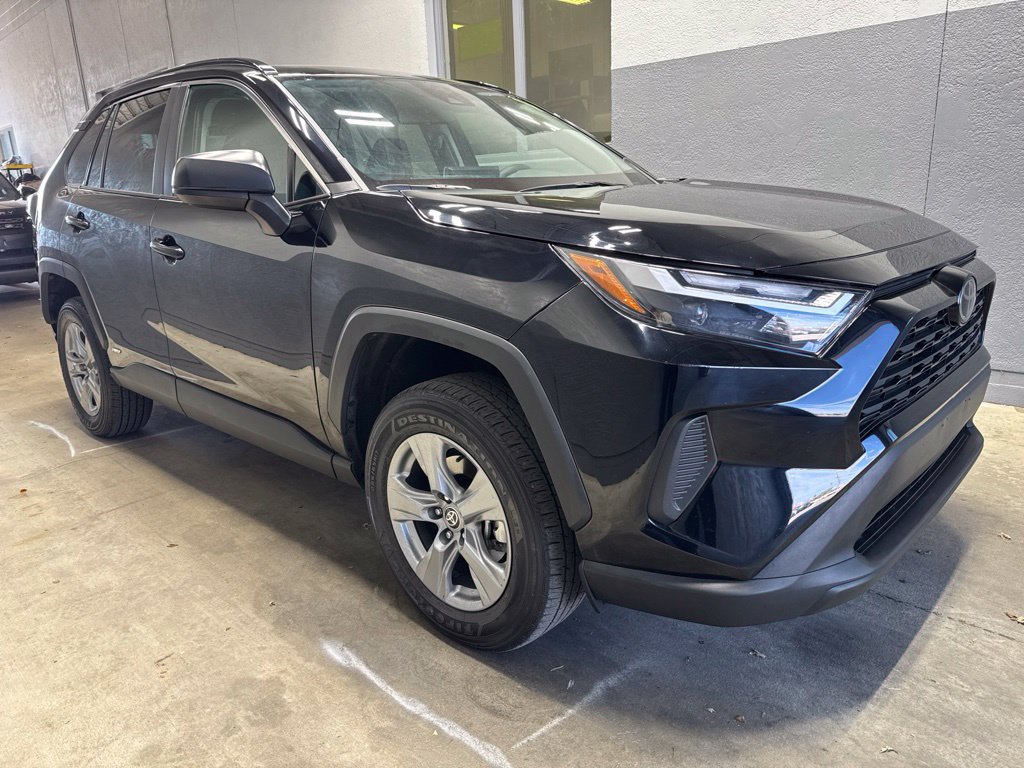 Used 2025 Toyota RAV4 LE AWD/4WD image 6