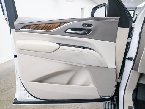 Used 2021 Cadillac Escalade ESV Sport Platinum w/ LPO, ONYX Package image 17