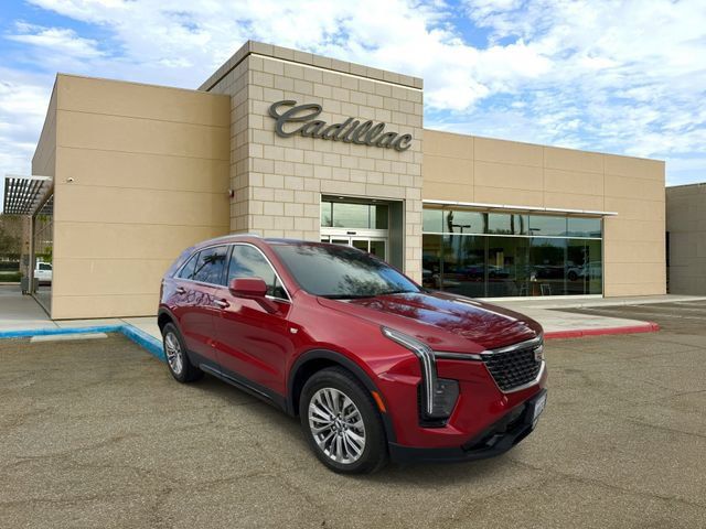 Certified 2024 Cadillac XT4 Premium Luxury w/ Technology Package FWD image 2