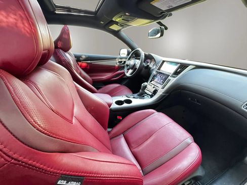 Used 2018 INFINITI Q60 Red Sport 400 w/ Sensory Package 3.0T Sport RWD image 21