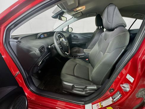 Used 2021 Toyota Prius LE FWD image 13