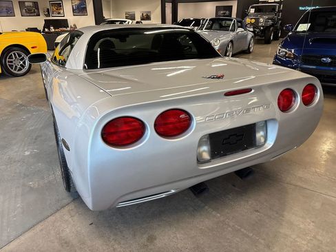 Used 2002 Chevrolet Corvette Z06 w/ Memory Pkg image 9