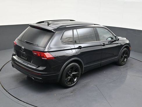 Used 2023 Volkswagen Tiguan SE R-Line image 16