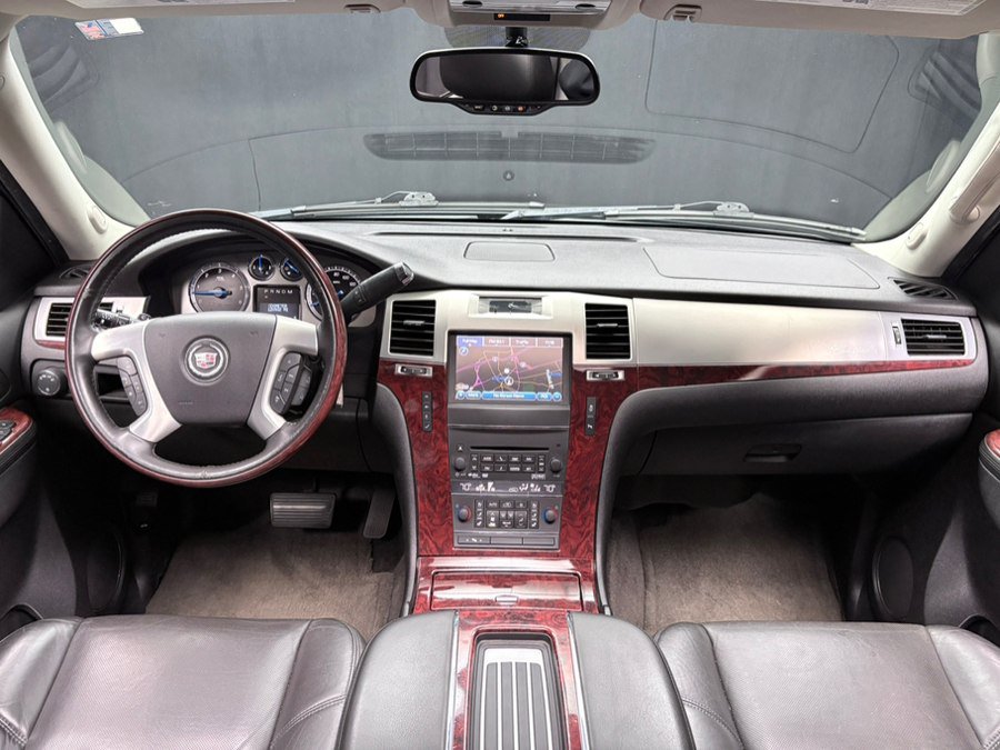 Used 2013 Cadillac Escalade ESV Luxury AWD/4WD image 39