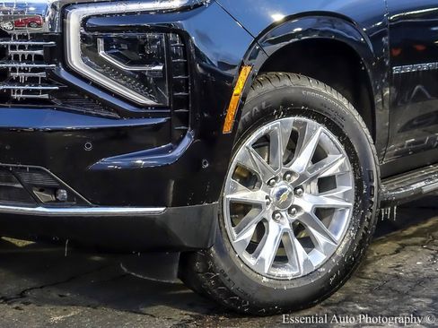 Used 2025 Chevrolet Suburban Premier w/ Sun And Tow Package image 5