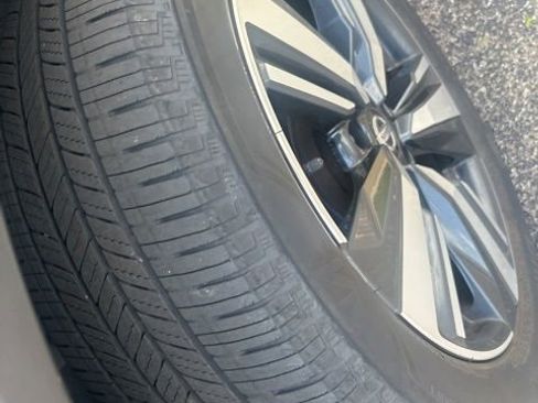 Used 2021 Nissan Rogue Platinum image 8