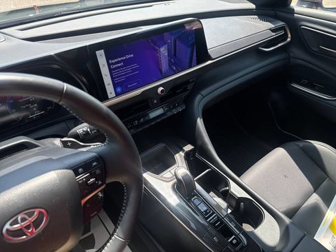 Used 2025 Toyota Crown Platinum AWD/4WD image 20