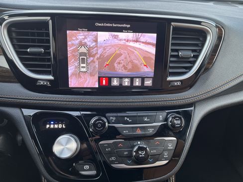 Used 2021 Chrysler Pacifica Pinnacle image 30