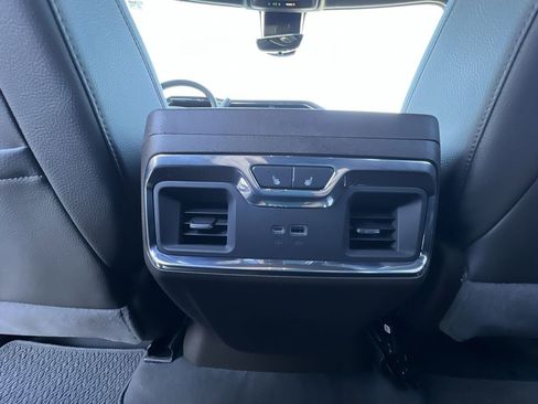 Used 2025 GMC Sierra 3500 Denali w/ Technology Package image 21