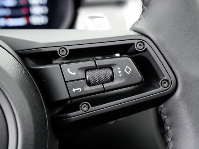 Certified 2026 Porsche Macan AWD/4WD image 14