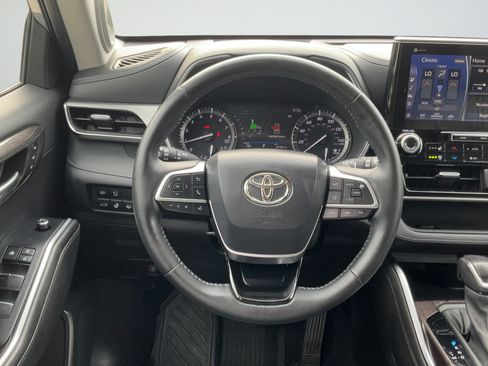 Used 2020 Toyota Highlander Platinum AWD/4WD image 15