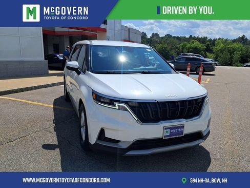 Used 2023 Kia Carnival LX FWD image 11