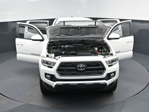 Used 2016 Toyota Tacoma SR5 w/ Towing Package image 53