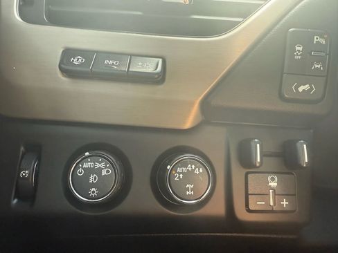 Used 2017 GMC Yukon Denali w/ Enhanced Security Package image 7