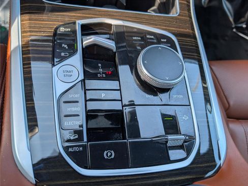 Used 2025 BMW X5 xDrive50e image 28