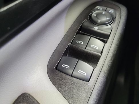 Used 2021 Chevrolet Equinox LS w/ LS Convenience Package FWD image 27