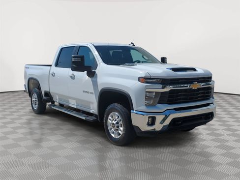 Used 2025 Chevrolet Silverado 2500 LT w/ Convenience Package AWD/4WD image 15
