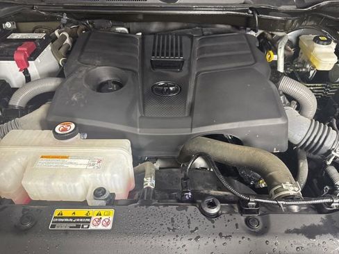 Used 2024 Toyota Tundra Limited w/ TRD Off-Road Package image 9