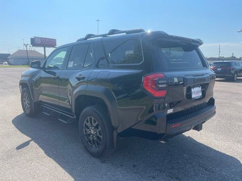 New 2026 Toyota 4Runner SR5 AWD/4WD image 5