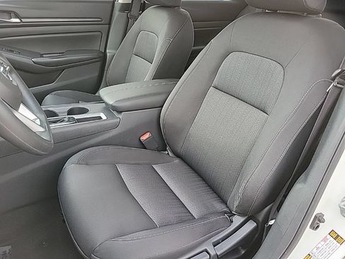 Used 2022 Nissan Altima 2.5 S FWD image 10