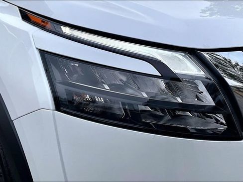 Certified 2025 Nissan Pathfinder Platinum w/ Cargo Package image 29