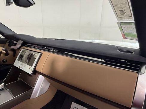 New 2025 Land Rover Range Rover SE image 31