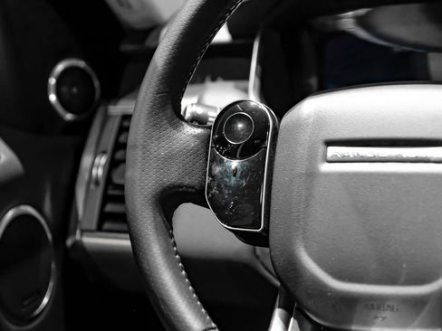 Used 2019 Land Rover Range Rover Sport HSE AWD/4WD image 17