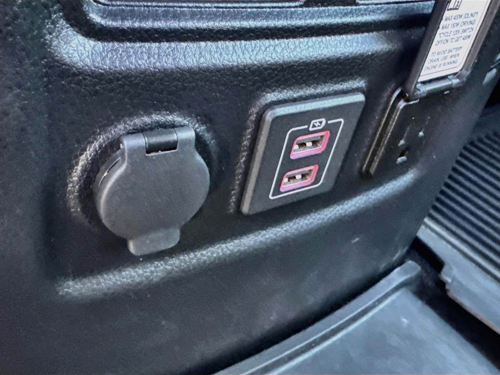 Used 2024 Nissan Titan PRO-4X w/ Pro-4x Convenience Package AWD/4WD image 25