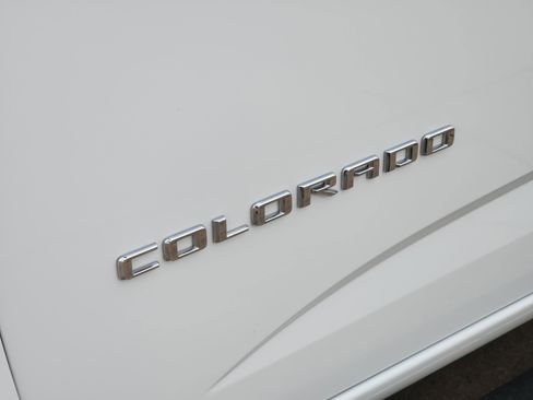 Used 2021 Chevrolet Colorado LT w/ LT Convenience Package image 12