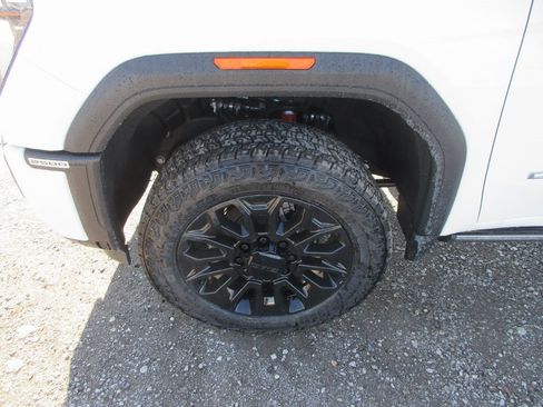 New 2026 GMC Sierra 2500 Denali Ultimate image 13