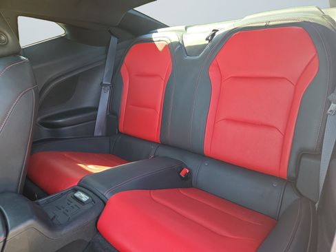 Used 2018 Chevrolet Camaro LT RWD image 14