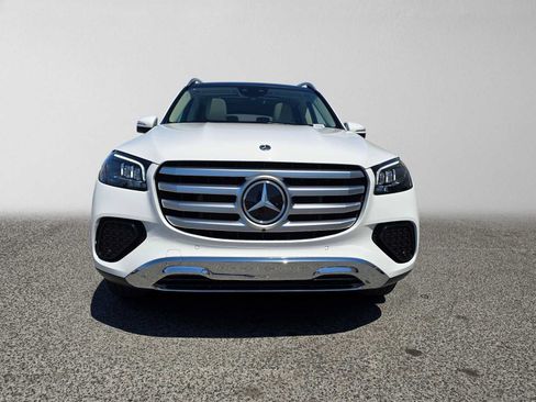 Used 2026 Mercedes-Benz GLS 450 4MATIC image 10