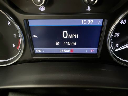 Used 2023 Buick Enclave Essence image 13