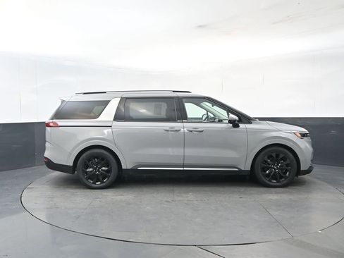 Certified 2023 Kia Carnival SX image 6