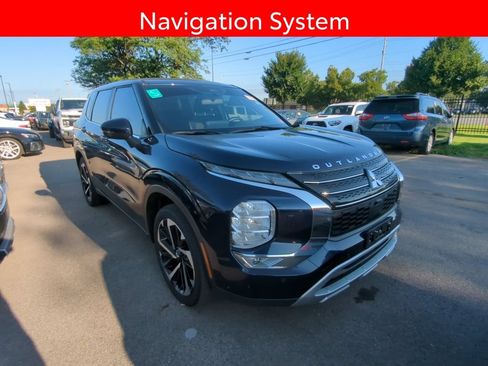 Used 2024 Mitsubishi Outlander SE AWD/4WD image 3