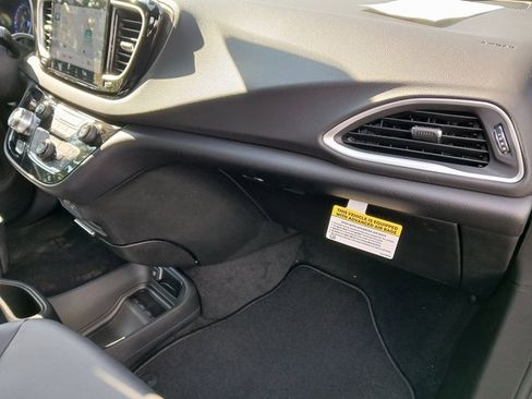 New 2026 Chrysler Voyager LX image 23