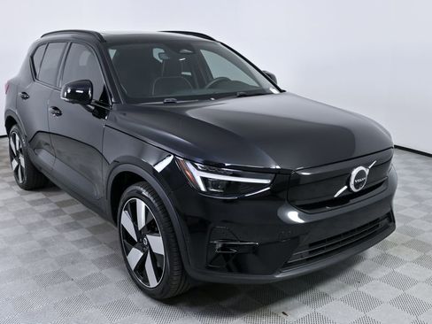 Used 2024 Volvo XC40 Recharge Plus w/ Protection Package Premier AWD/4WD image 27