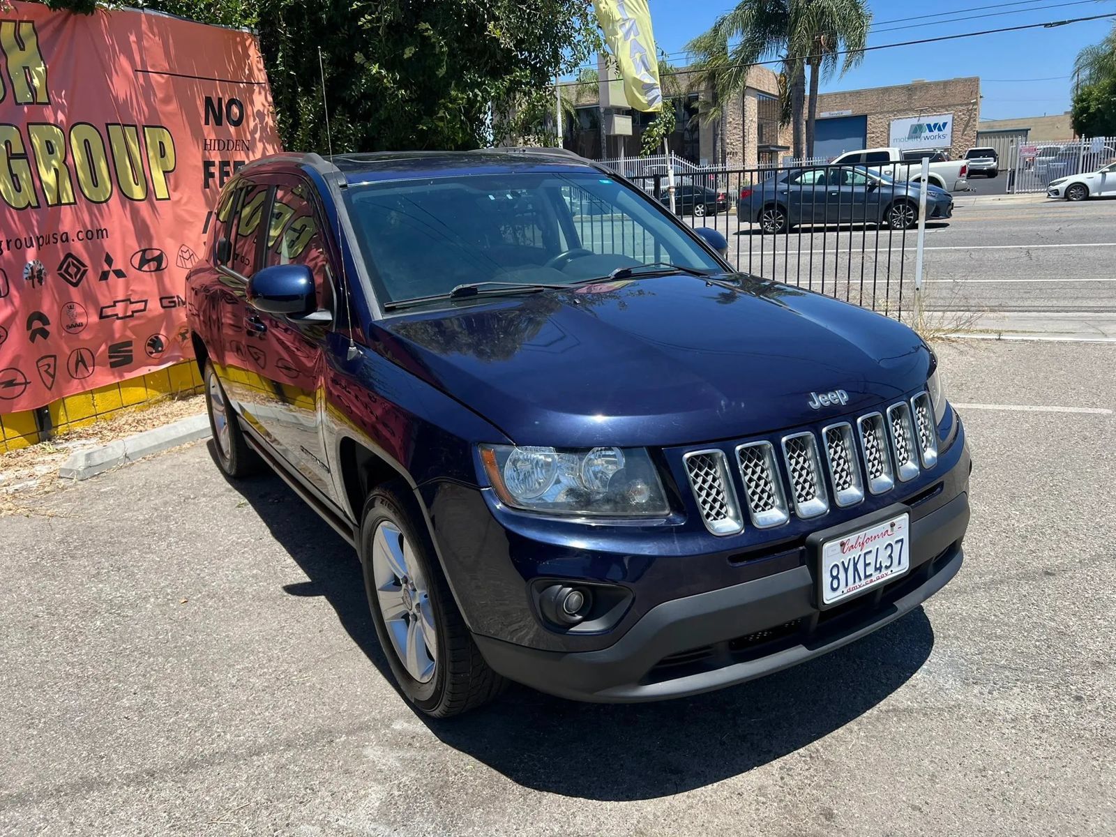 Used 2014 Jeep Compass Latitude AWD/4WD image 3