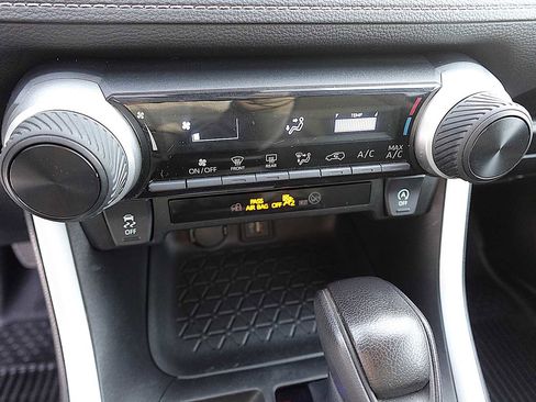 Used 2023 Toyota RAV4 LE AWD/4WD image 18